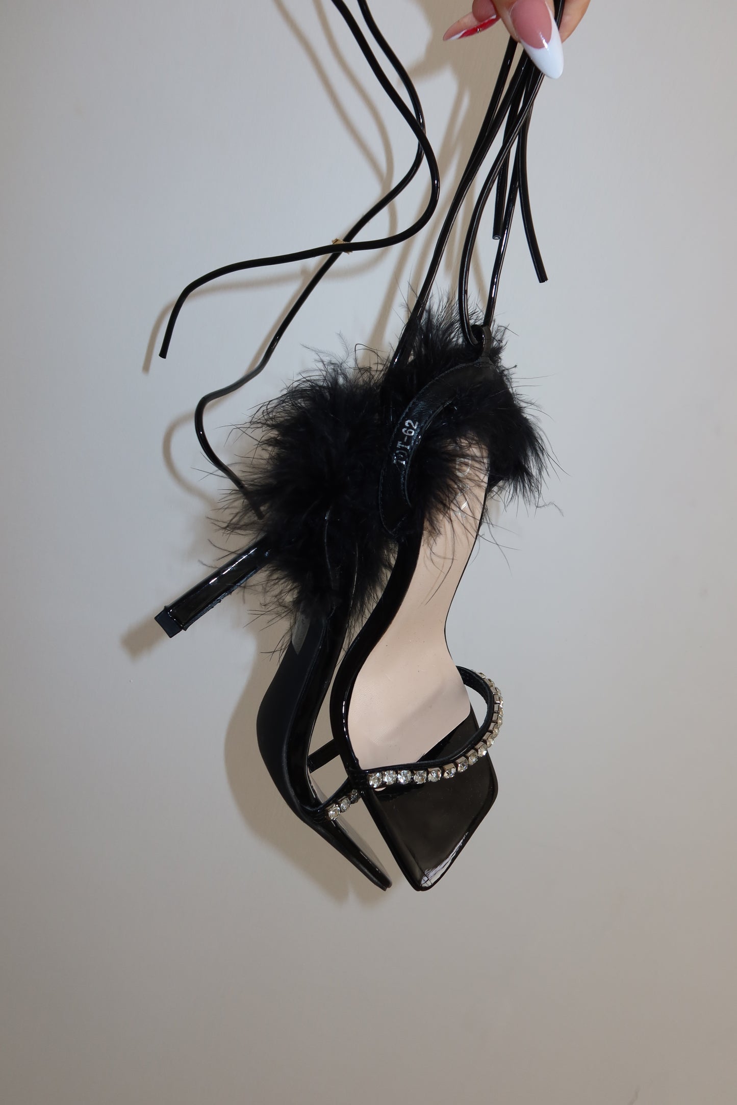 Tacco BLACK PLUME