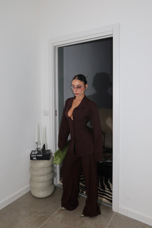 ALICAS chocolate suit