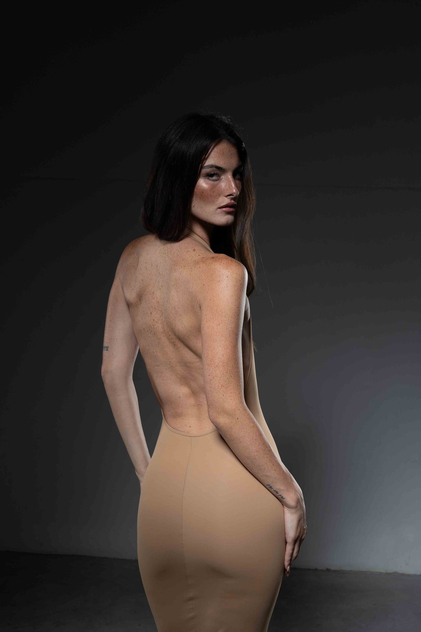 VESTITO UNDRESSED NUDE