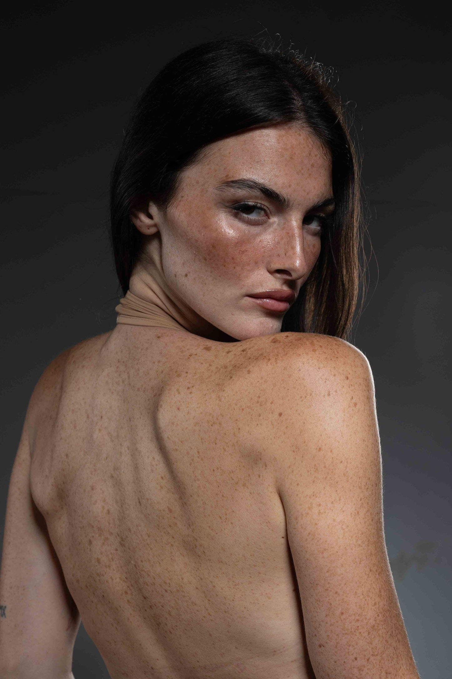 VESTITO UNDRESSED NUDE