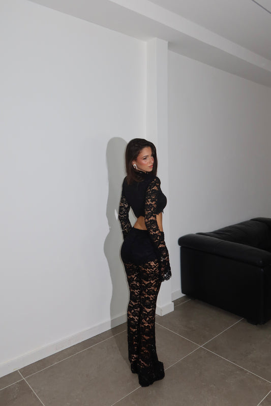 Black FEMININE cord set
